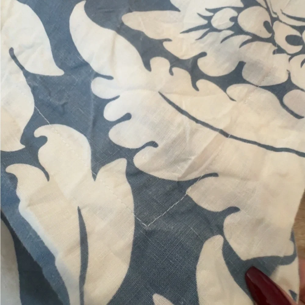 Set of 2 Pottery‎ Barn Blue & White Paisley Floral 100% Linen Euro Shams